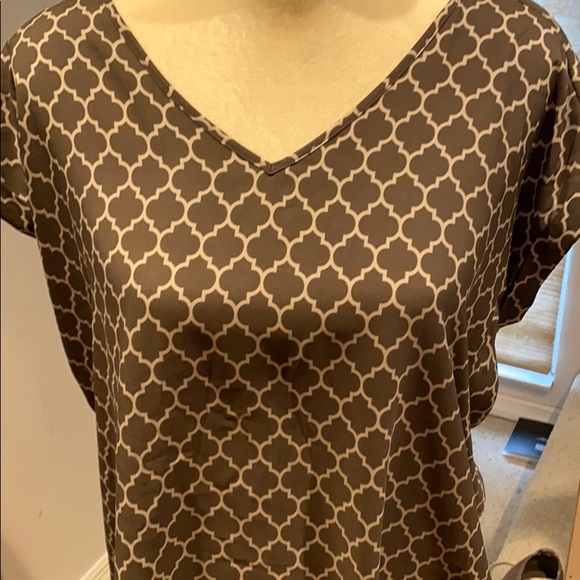 Express Tops - Express gray silky shirt